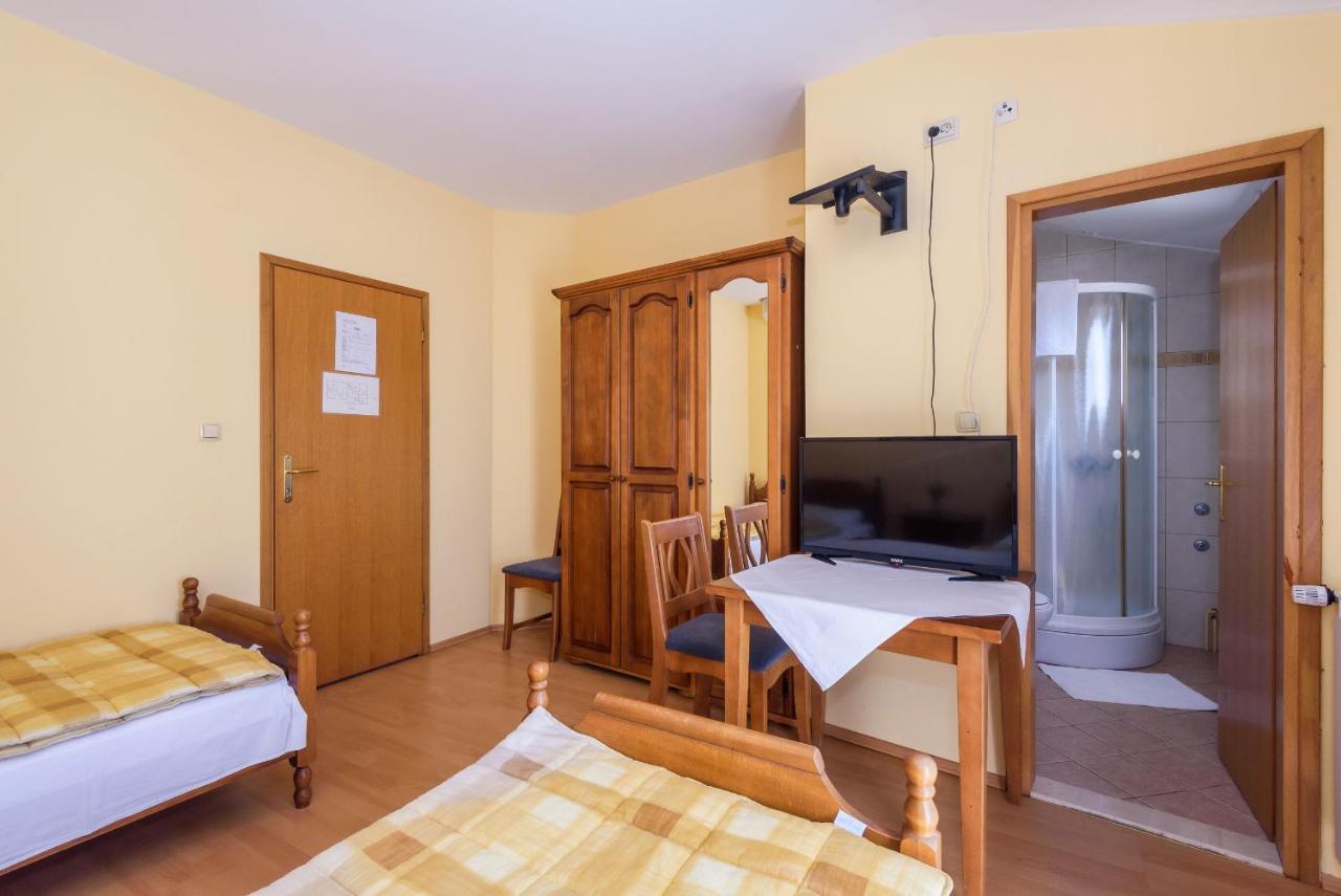 Djudja I Mate Bed & Breakfast Vid Exterior photo