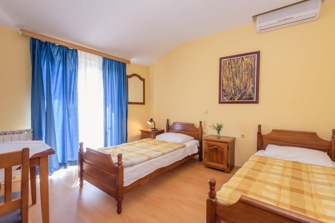 Djudja I Mate Bed & Breakfast Vid Exterior photo