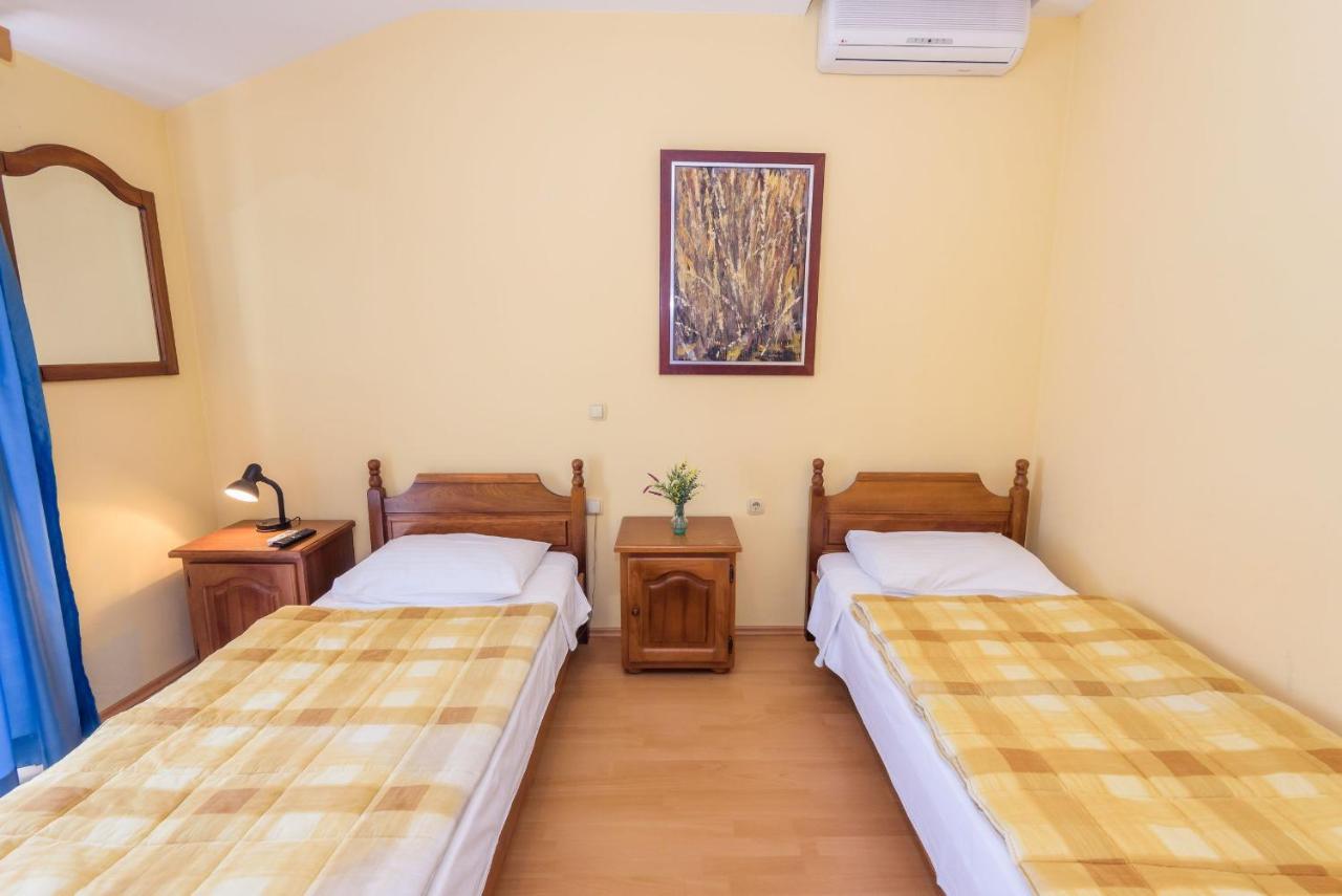 Djudja I Mate Bed & Breakfast Vid Exterior photo