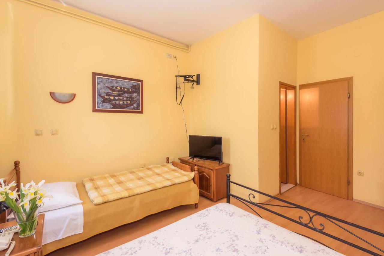 Djudja I Mate Bed & Breakfast Vid Exterior photo